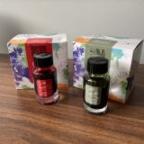 Color Traveler Shodoshima Olive Green en Mihara Daruma Red — The Gentleman Stationer